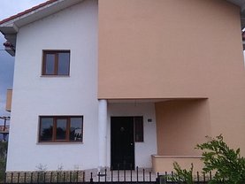Casa 5 camere în Piatra-Neamt, Est