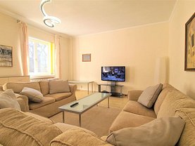 Apartament de închiriat 3 camere, în Brasov, zona Central