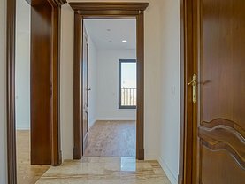 Apartament de vânzare 3 camere, în Braşov, zona Bartolomeu