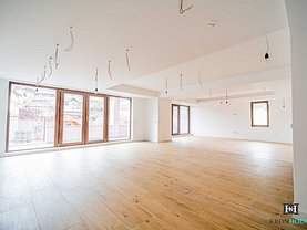 Apartament de vânzare 3 camere, în Braşov, zona Schei