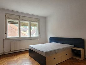 Apartament de închiriat 3 camere, în Braşov, zona Braşovul Vechi