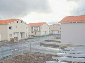 Casa de vânzare 4 camere, în Tărlungeni