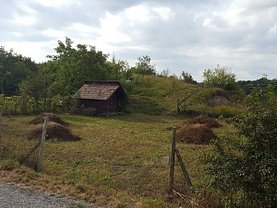 Teren faneata de vânzare, în Corunca
