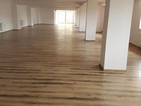 Închiriere spaţiu comercial