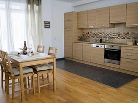 Casa de închiriat 4 camere, în Tunari