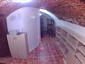 Vânzare spaţiu comercial