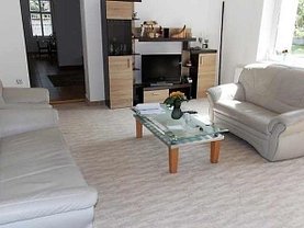 Casa de închiriat 8 camere, în Sibiu, zona Central