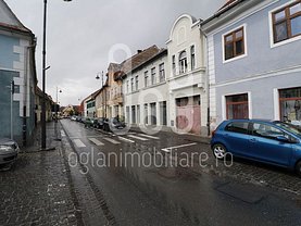 Închiriere spaţiu comercial