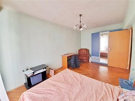Apartament de vânzare 3 camere, în Cluj-Napoca, zona Mărăşti