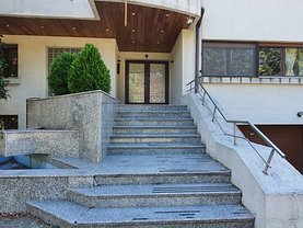 Casa de vânzare 10 camere, în Bucureşti, zona Pipera