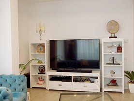 Apartament de vânzare 3 camere, în Bucureşti, zona Pipera