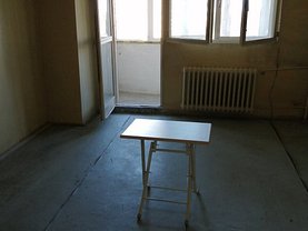 Apartament de vanzare 4 camere, în Bucuresti, zona Pantelimon