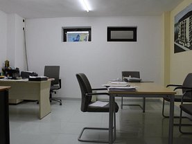 Vânzare spaţiu comercial