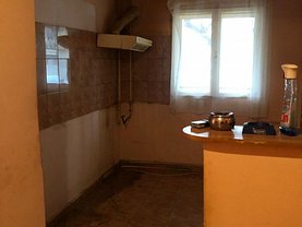 Apartament de vânzare 3 camere, în Bucuresti, zona Crangasi
