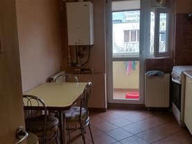 Apartament de închiriat 3 camere, în Ploiesti, zona Central