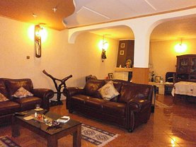 Casa de vânzare sau de închiriat 7 camere, în Ploiesti, zona Republicii