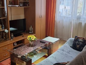 Apartament de vânzare 3 camere, în Râmnicu Vâlcea, zona Ostroveni