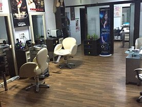 Închiriere spaţiu comercial