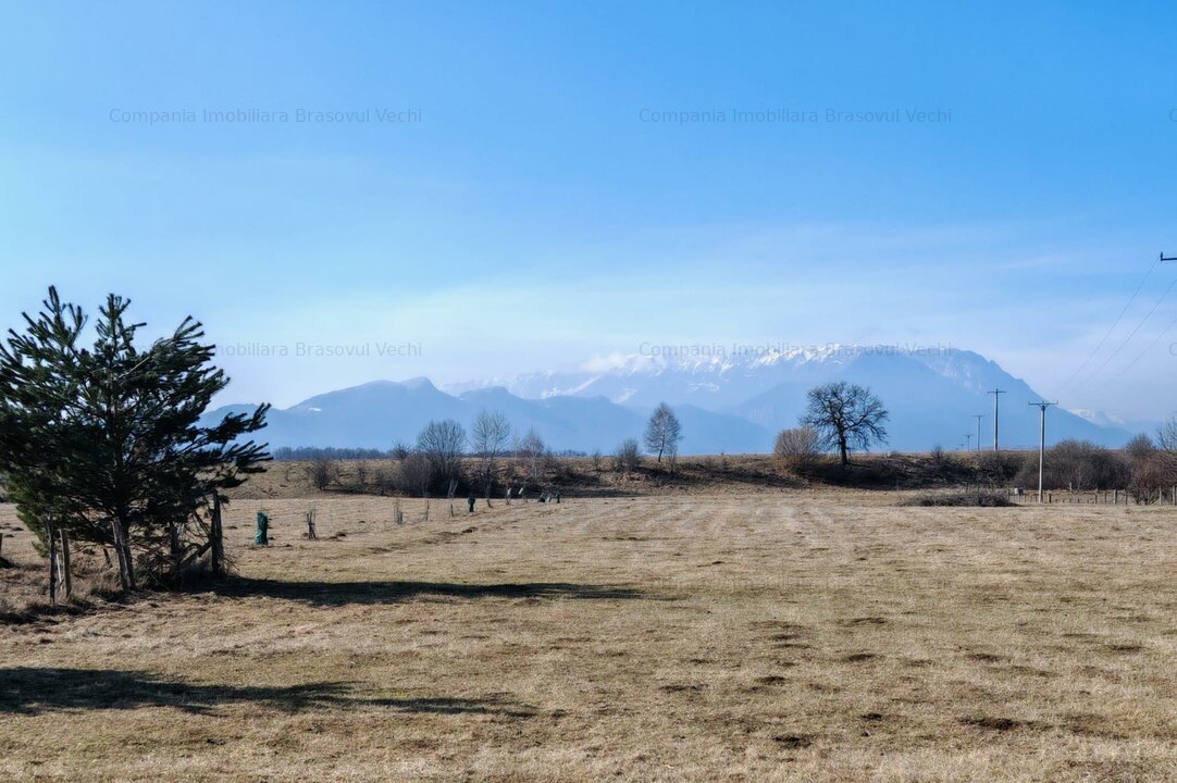 Casă în Râșnov - Glăjărie, vedere spre Piatra Craiului și Bucegi.