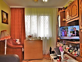 Apartament de vânzare 3 camere, în Constanţa, zona Casa de Cultură