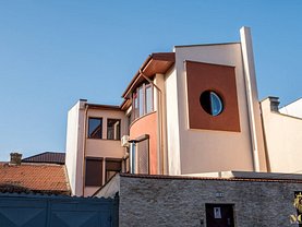 Casa de vânzare 5 camere, în Constanţa, zona Ultracentral