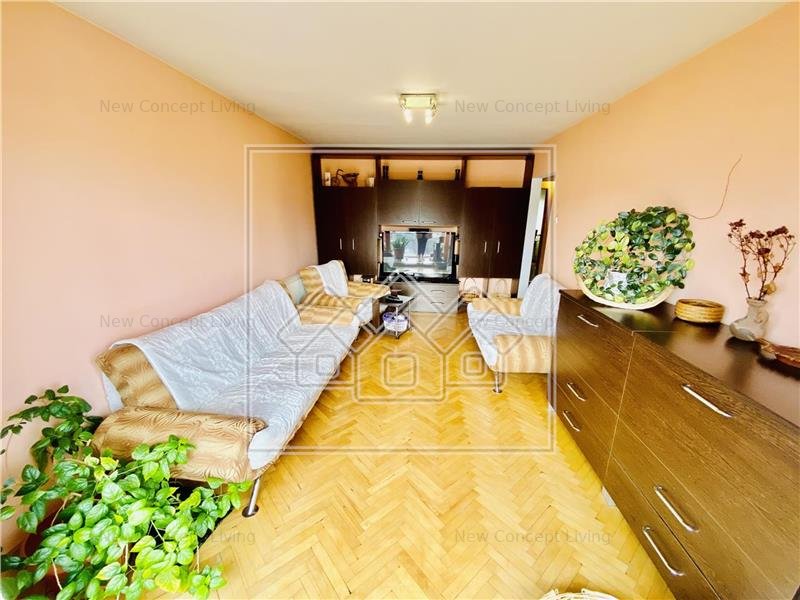 Apartament de vanzare in Sibiu -3 camere si 2 balcoane -Scoala de Inot - imaginea 1