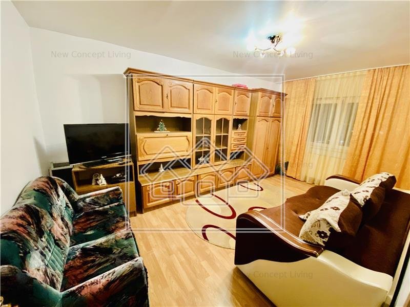 Apartament de vanzare in Sibiu - 2 camere si balcon - Vasile Aaron - imaginea 1