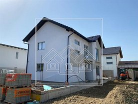 Casa de vânzare 4 camere, în Sibiu, zona Periferie