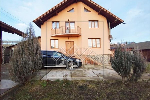 Prelude Superiority Identify Case/Vile de vânzare cu 4 camere Sibiu, zona Central - Anunturi  Imobiliare.ro