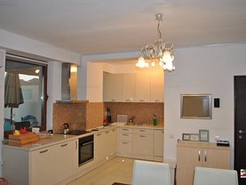 Apartament de vânzare 3 camere, în Brasov, zona Drumul Poienii
