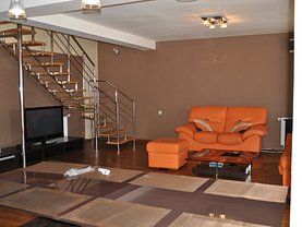 Apartament de închiriat 3 camere, în Brasov, zona Centrul Istoric