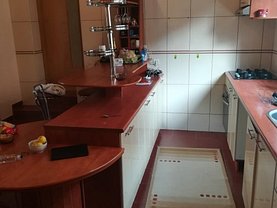 Casa de închiriat 5 camere, în Braşov, zona Centrul Istoric