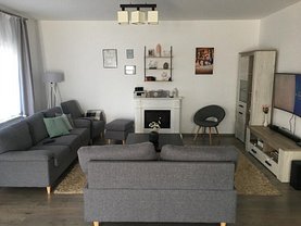 Casa de vânzare 3 camere, în Brasov, zona Stupini