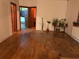 Casa de vânzare 9 camere, în Brasov, zona Stupini