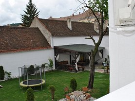 Casa de vânzare sau de închiriat 42 camere, în Braşov, zona Centrul Istoric