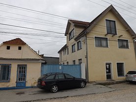 Vânzare spaţiu comercial