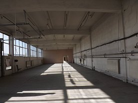 Închiriere spaţiu industrial