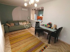 Apartament de închiriat 4 camere, în Constanţa, zona Faleza Nord
