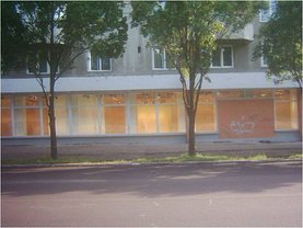 Închiriere spaţiu comercial