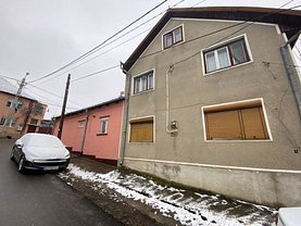 Casa de vânzare 4 camere, în Oradea, zona Rogerius