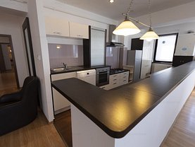 Apartament de vânzare 5 camere, în Bucureşti, zona Nordului