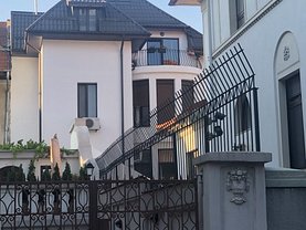 Casa de vânzare 16 camere, în Bucuresti, zona Capitale