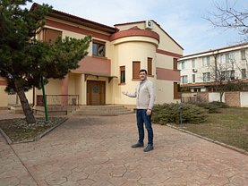 Casa de vânzare sau de închiriat 10 camere, în Bucureşti, zona Iancu Nicolae
