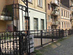 Închiriere spaţiu comercial