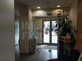 Închiriere spaţiu comercial