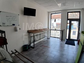 Vânzare spaţiu comercial