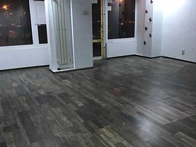 Închiriere spaţiu comercial