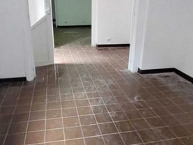 Închiriere spaţiu comercial