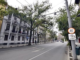 Apartament de vanzare sau de inchiriat 4 camere, în Bucureşti, zona Cişmigiu
