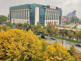 Apartament de închiriat 3 camere, în Bucureşti, zona Unirii